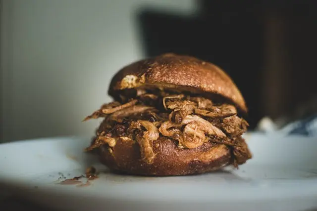 What Goes Well with Pulled Pork Sandwiches