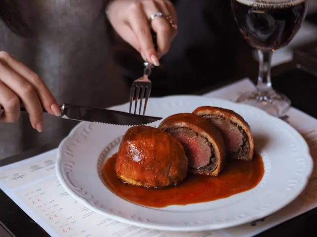 What Side Dishes Go Well with Beef Wellington