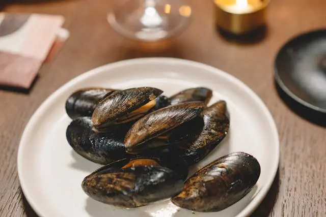 What Goes Well with Mussels